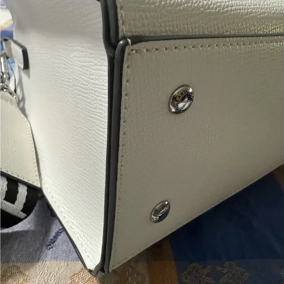 Karl Lagerfeld Jewel Heart Tote/Crossbody *New* with zip pouch - Picture 7 of 11